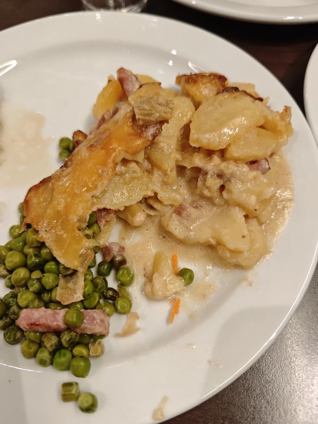 UCPA La Plagne 1800 酒吧区域