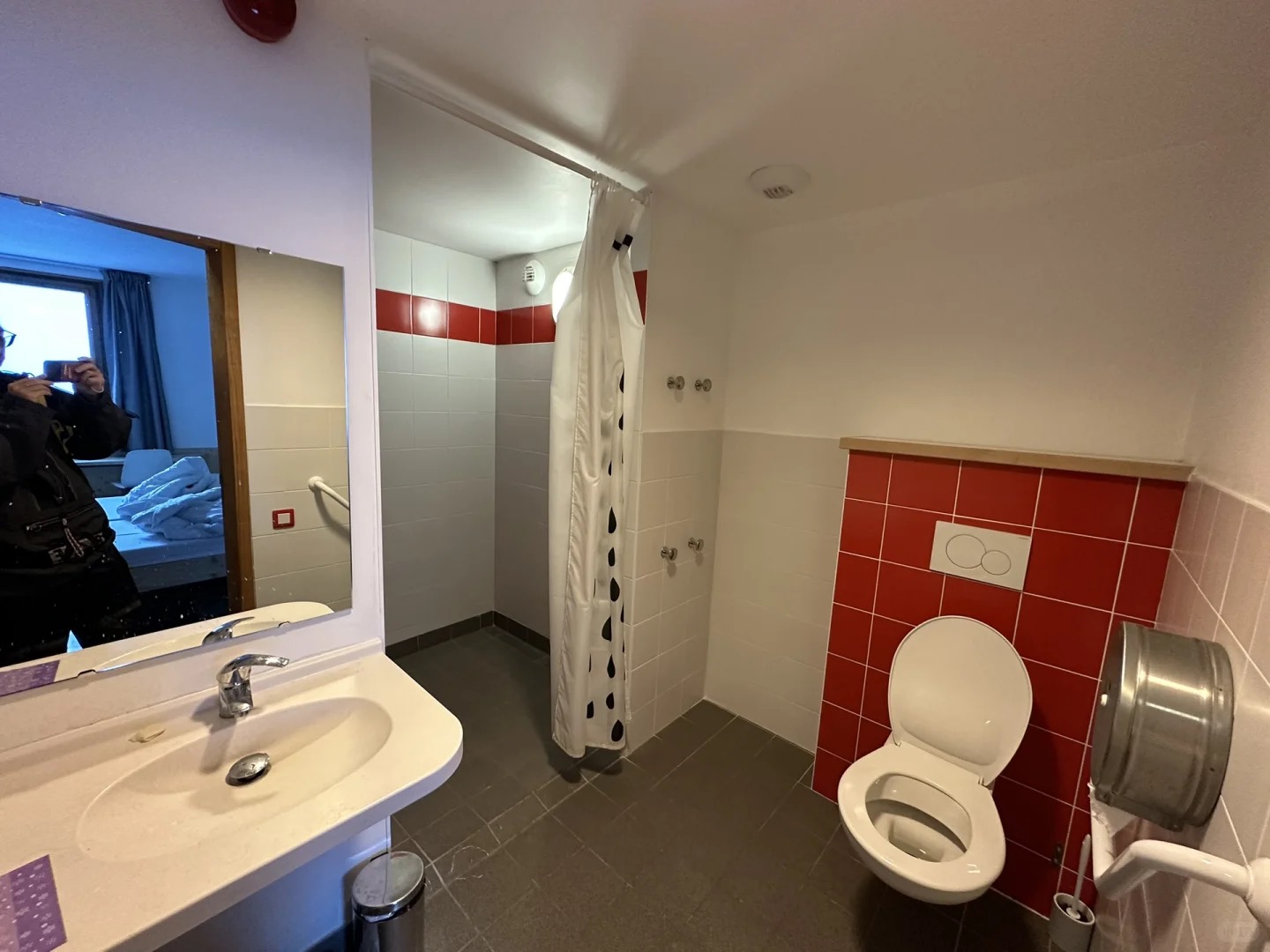 UCPA Val Thorens private bathroom