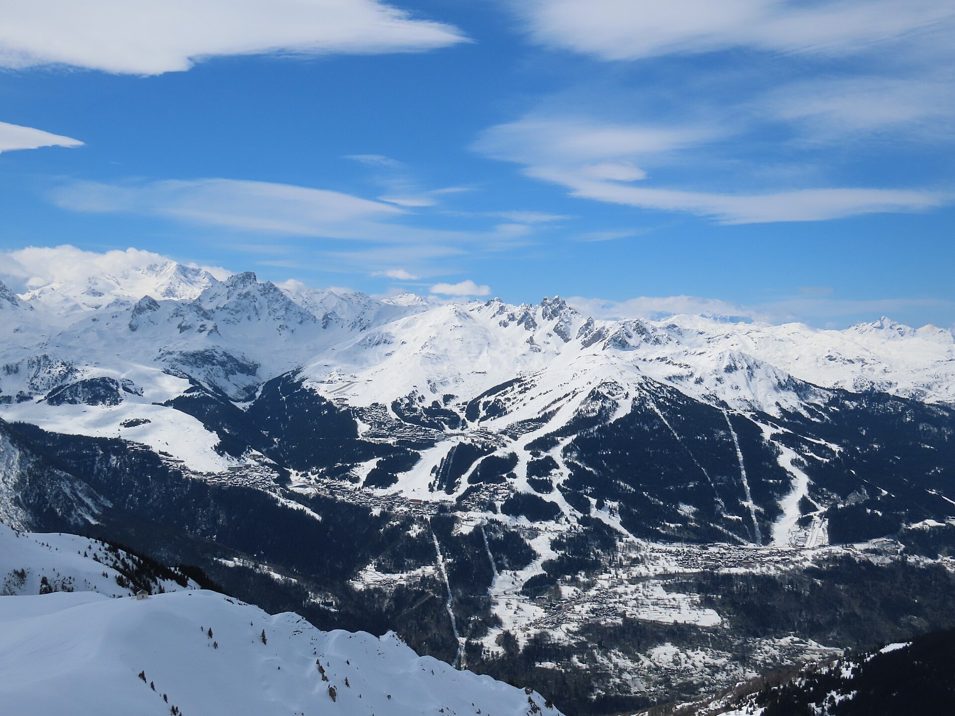 Courchevel 雪区雪季全景