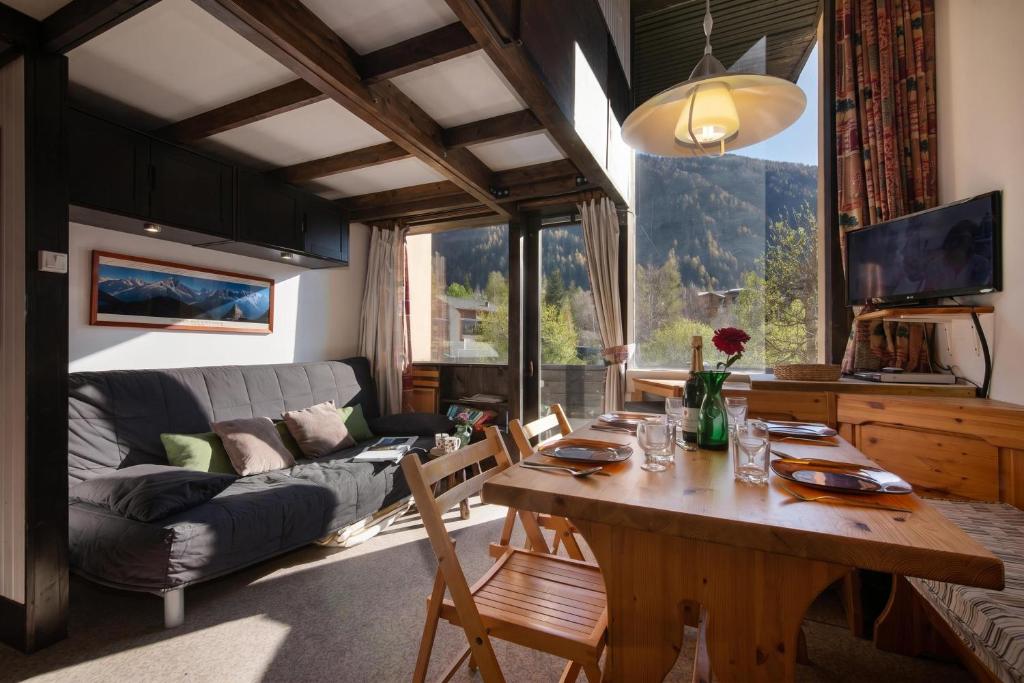 Argentière 公寓客厅和用餐区